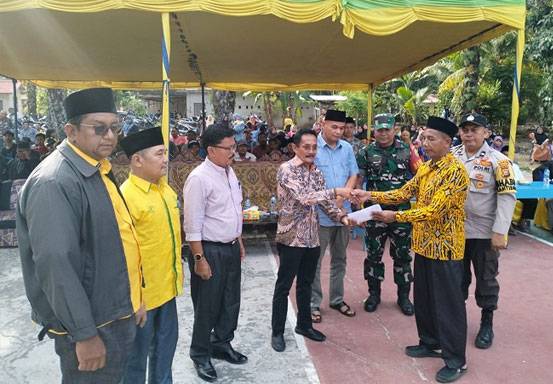 Sari Antoni, Komisi I DPRD Riau itu melaksanakan reses di Desa Bangun Jaya Kecamatan Tambusai Utara (foto/rinai)